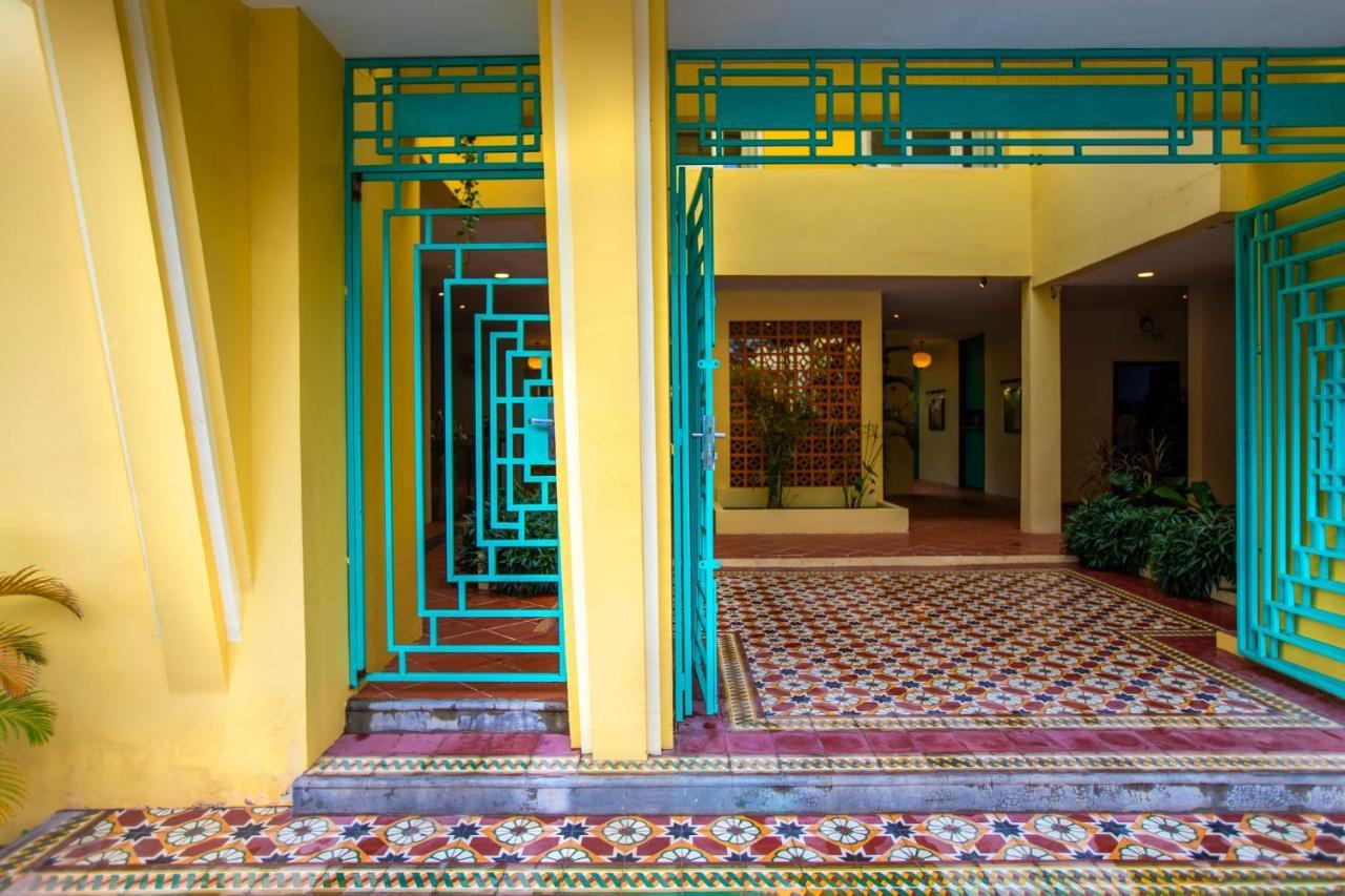 Hotel Old Cinema Kampot Bagian luar foto