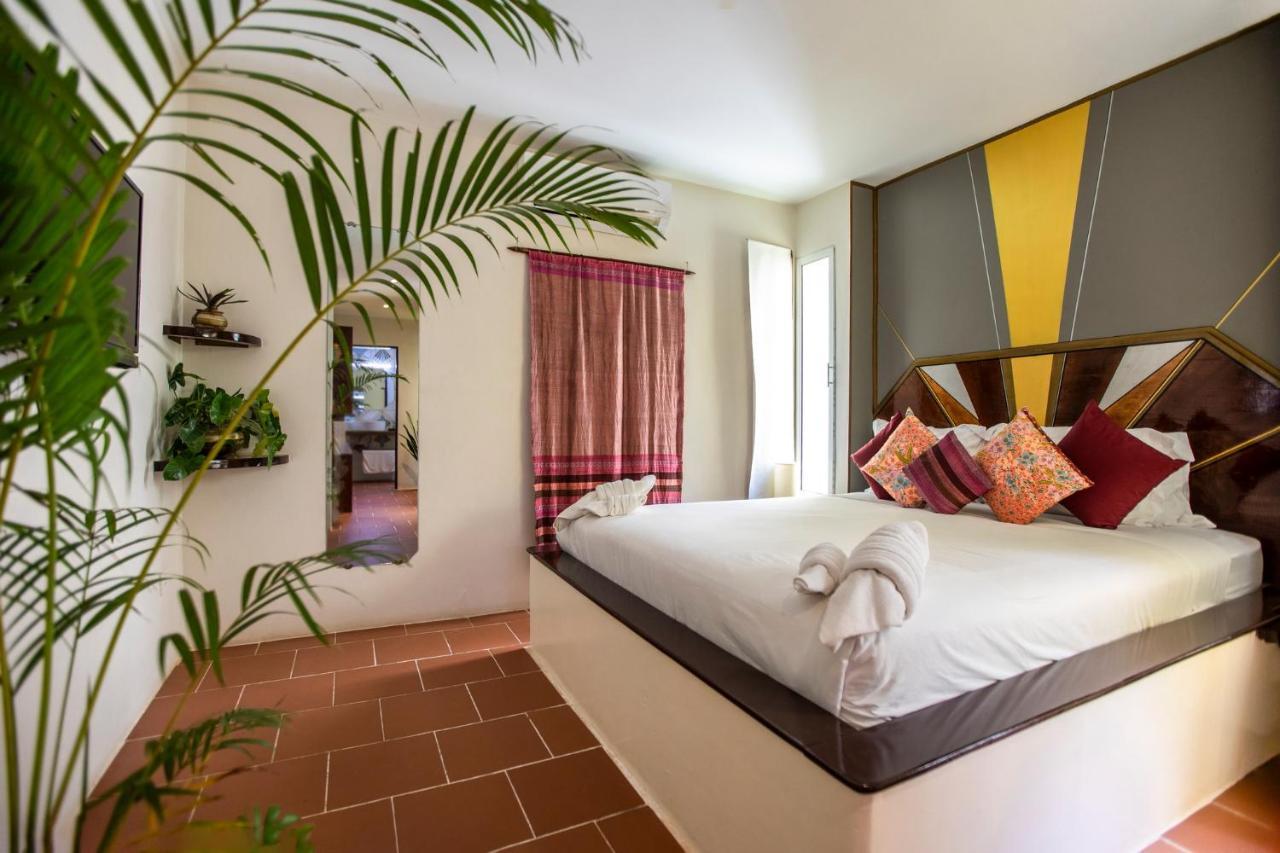 Hotel Old Cinema Kampot Bagian luar foto