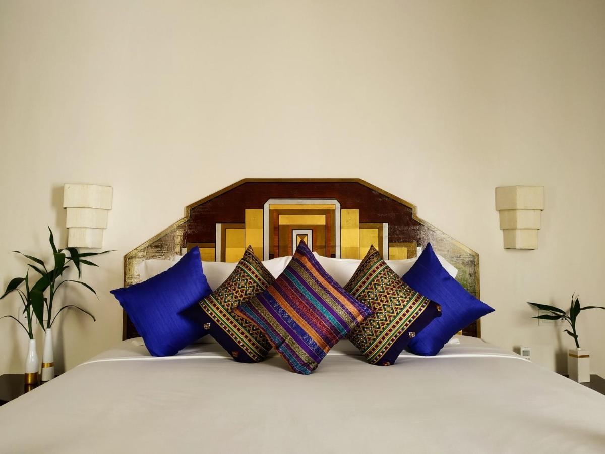 Hotel Old Cinema Kampot Bagian luar foto